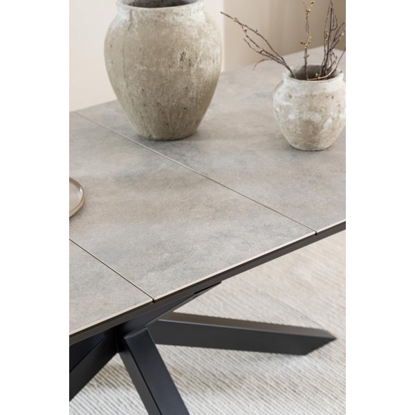 Heaven matbord 200-240 x 100 cm - Grå/matt svart Heaven matbord 200-240 x 100 cm - Grå/matt svart