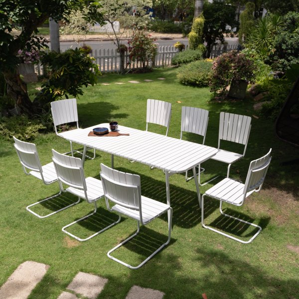 Holmsund matgrupp; bord 180x80 cm med 8 st stolar - vit Holmsund matgrupp; bord 180x80 cm med 8 st stolar - vit