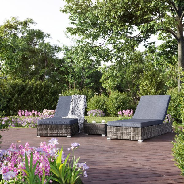 Astrid 2 st Solsängar med bord + Möbeltassar Astrid 2 st Solsängar med bord + Möbeltassar