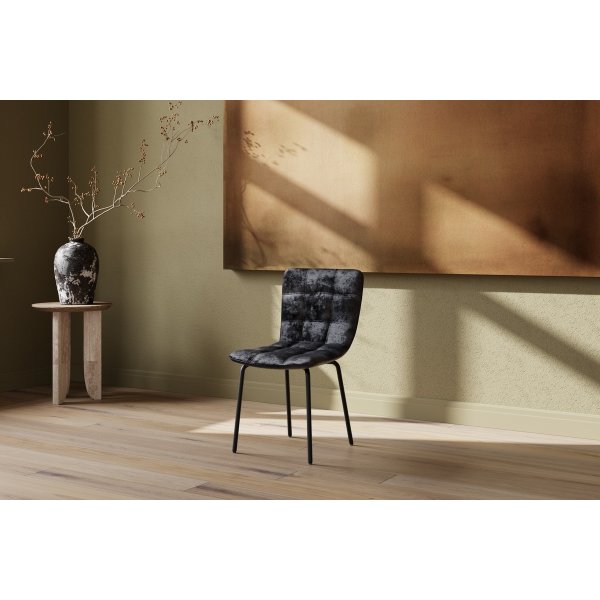 Matstol Punsch i svart sammet Matstol Punsch i svart sammet