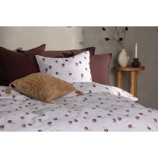 Oline bäddset 200 x 150 cm - Vit/lila Oline bäddset 200 x 150 cm - Vit/lila