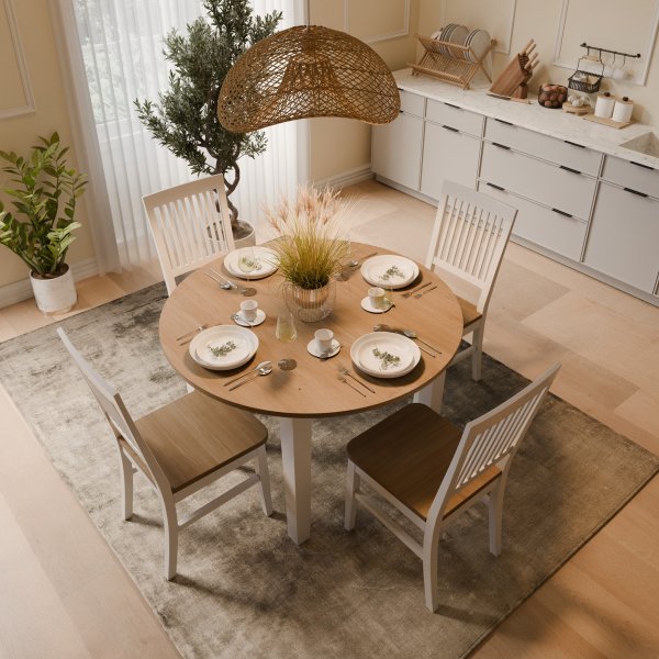 Matgrupp: Läckö matbord, runt - vit / oljad ek + 4 st Selma stol - vit / oljad ek + 3.00 x Möbeltassar Matgrupp: Läckö matbord, runt - vit / oljad ek + 4 st Selma stol - vit / oljad ek + 3.00 x Möbeltassar