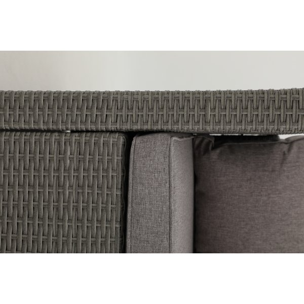 Utegrupp; divansoffa med bord i gr rotting