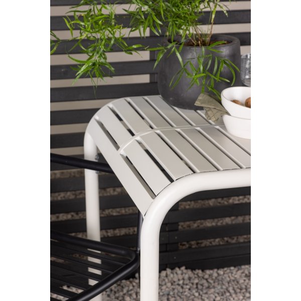 Borneo utematgrupp med 2 st Peking stolar - Beige/Svart Borneo utematgrupp med 2 st Peking stolar - Beige/Svart