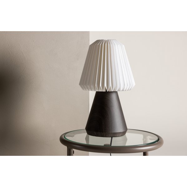 Fjällen bordslampa - Valnöt/Vit Fjällen bordslampa - Valnöt/Vit