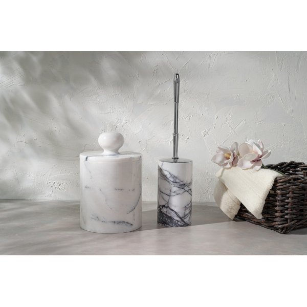 Badrumsset i vit marmor från Sicilien med 2 delar Badrumsset i vit marmor från Sicilien med 2 delar