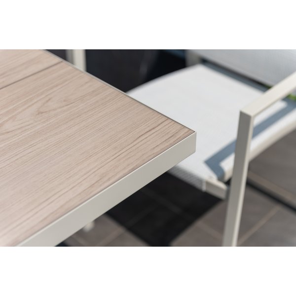 Urbanite cafgroep met tafel 63 x 63 cm en 2 stapelbare eetkamerstoelen - Beige