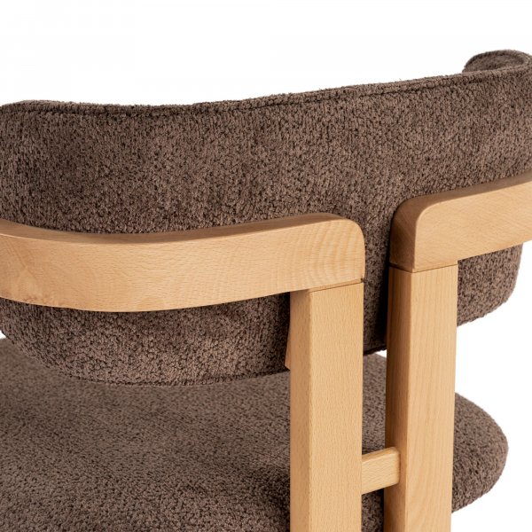 Karmstol Torpin i brun chenille och ek