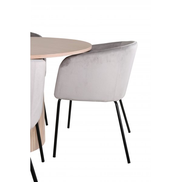 Bianca Matgrupp runt vitputsat matbord med 4 st Berit gr stolar