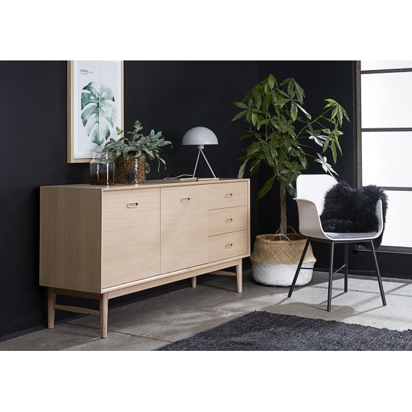 Roma vit karmstol med sittdyna