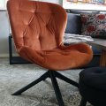 Kundbild Batilda Fåtölj - Koppar/svart: Den föreställer fotölj Batilda i...