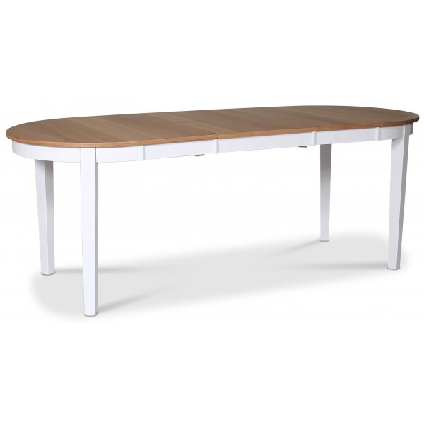 Groupe alimentaire Fårö; table à manger 160/210x90 cm - Blanc/chêne huilé avec 6 chaises Skagen avec croix sur le dossier, assis Groupe alimentaire Fårö; table à manger 160/210x90 cm - Blanc/chêne huilé avec 6 chaises Skagen avec croix sur le dossier, assis