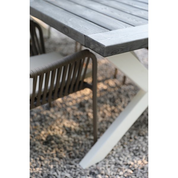 Eetgroep voor buiten; Eettafel 220 cm met 6 stapelbare fauteuils