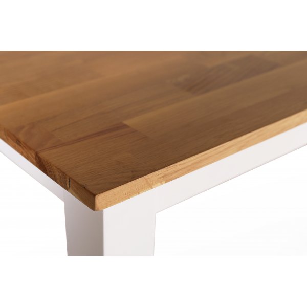 Dalsland matgrupp: Matbord i Ek / Vitt med 6 st grå Pinnstolar Dalsland matgrupp: Matbord i Ek / Vitt med 6 st grå Pinnstolar