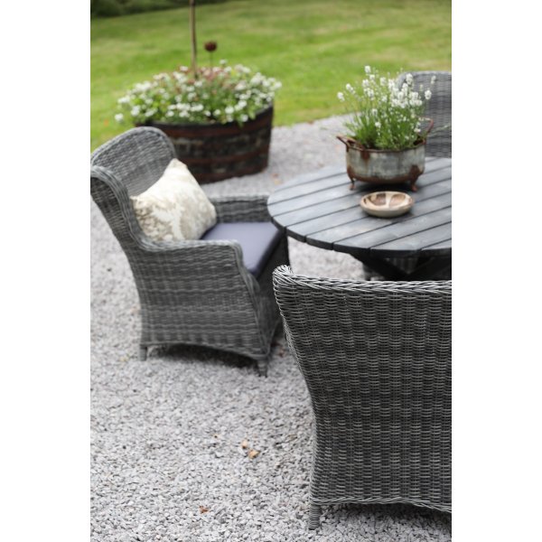 Matgrupp Mercury: Scottsdale runt bord i shabby Chic grå inklusive 4 st Jacksonville fåtöljer grå konstrotting Matgrupp Mercury: Scottsdale runt bord i shabby Chic grå inklusive 4 st Jacksonville fåtöljer grå konstrotting