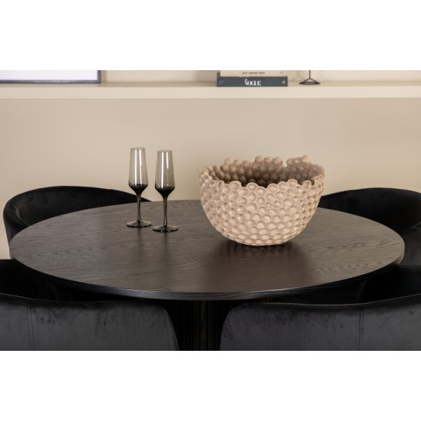 Bianca Matgrupp runt svart matbord med 4 st Berit svart stolar Bianca Matgrupp runt svart matbord med 4 st Berit svart stolar