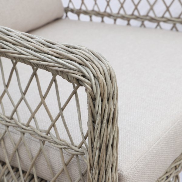 Utegrupp; soffa med två fåtöljer och bord Utegrupp; soffa med två fåtöljer och bord