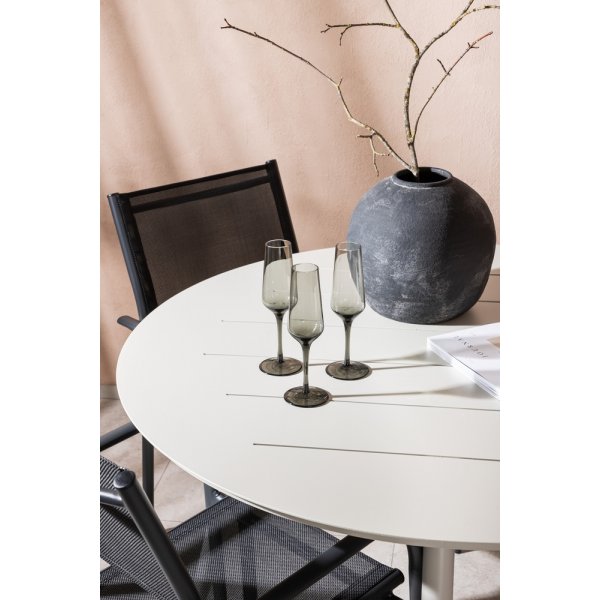 Lina utematgrupp med 4 st Santorini stolar - Beige/Svart Lina utematgrupp med 4 st Santorini stolar - Beige/Svart