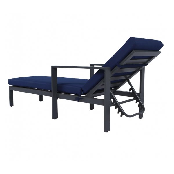 Djursvik sols�ng med bl� dyna