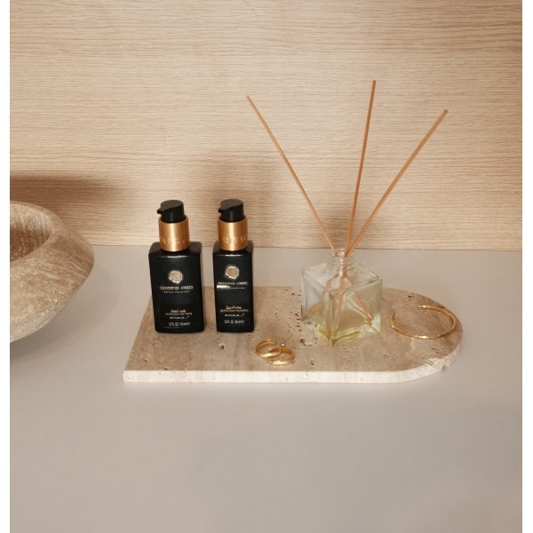 Badrumsbricka i beige Travertinmarmor Badrumsbricka i beige Travertinmarmor