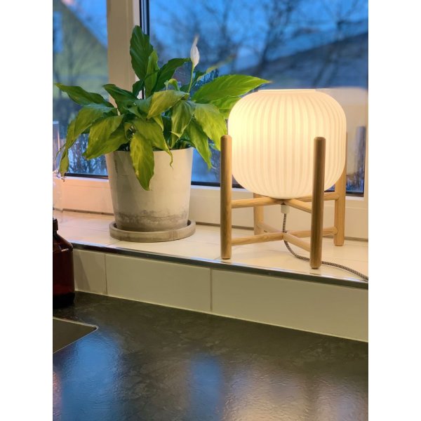 Vinda bordslampa - Trä/vit Vinda bordslampa - Trä/vit