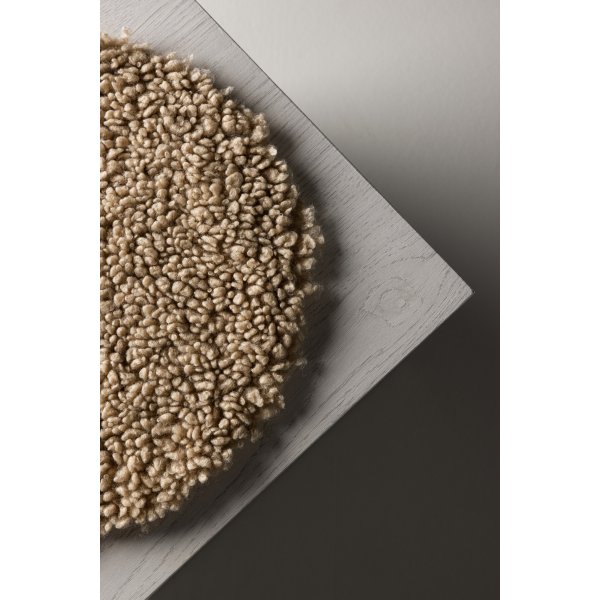 Coussin de chaise Katy Ø34 cm - Imitation peau de mouton beige Coussin de chaise Katy Ø34 cm - Imitation peau de mouton beige