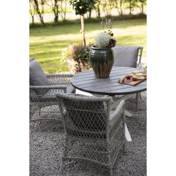 Utegrupp Provence: Scottsdale runt grå/vit matbord Ø112 cm inklusive 4 st Provence karmstolar i grå konstrotting Utegrupp Provence: Scottsdale runt grå/vit matbord Ø112 cm inklusive 4 st Provence karmstolar i grå konstrotting