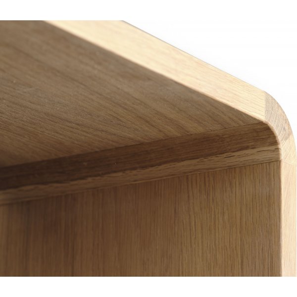 Bibliothèque en chêne huilé Odessa avec tiroirs Bibliothèque en chêne huilé Odessa avec tiroirs