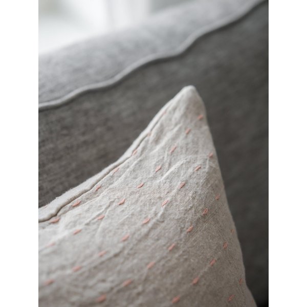Harriet kuddfodral 50 x 50 cm - Korall Harriet kuddfodral 50 x 50 cm - Korall