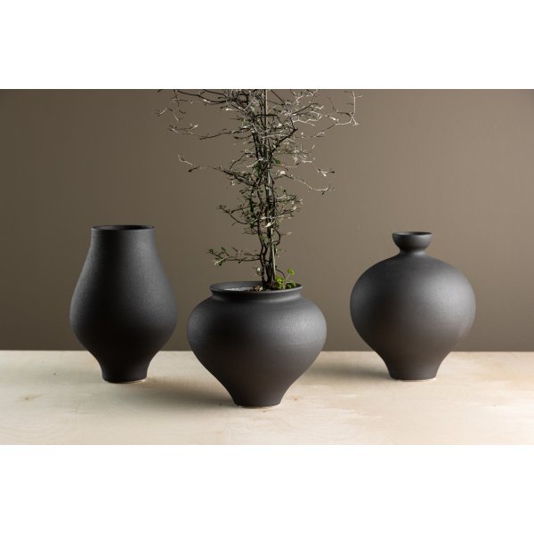 Rellis vas 18 x 18 cm - Svart Rellis vas 18 x 18 cm - Svart