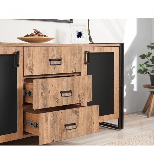 Arcas Tonya skänk - Furu/svart Arcas Tonya skänk - Furu/svart