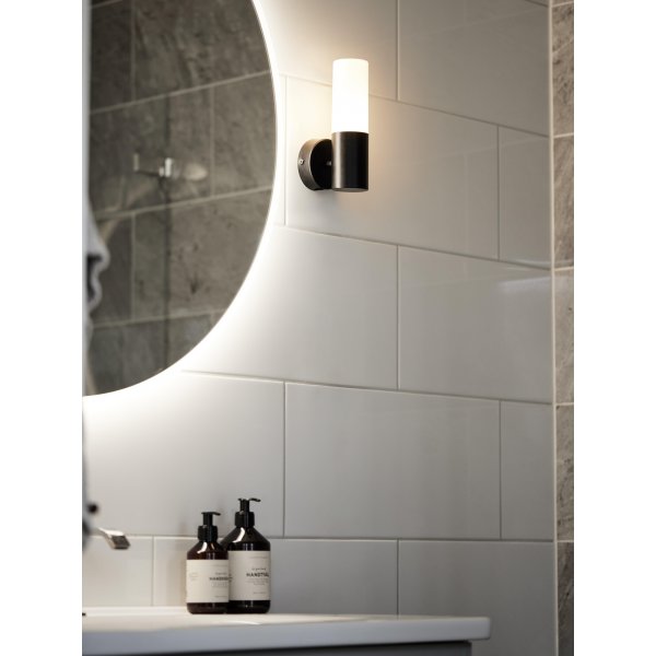 Beta wandlamp 21 cm - Mat zwart Beta wandlamp 21 cm - Mat zwart