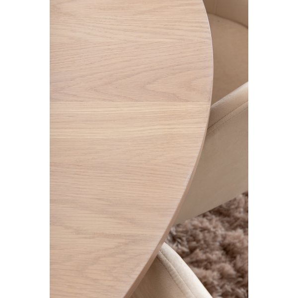 Bianca Matgrupp runt vitputsat matbord med 4 st Berit beige stolar Bianca Matgrupp runt vitputsat matbord med 4 st Berit beige stolar