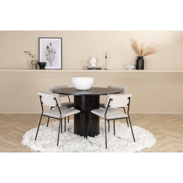 Bianca Matgrupp runt svart matbord med 4 st Kenth grå stolar Bianca Matgrupp runt svart matbord med 4 st Kenth grå stolar