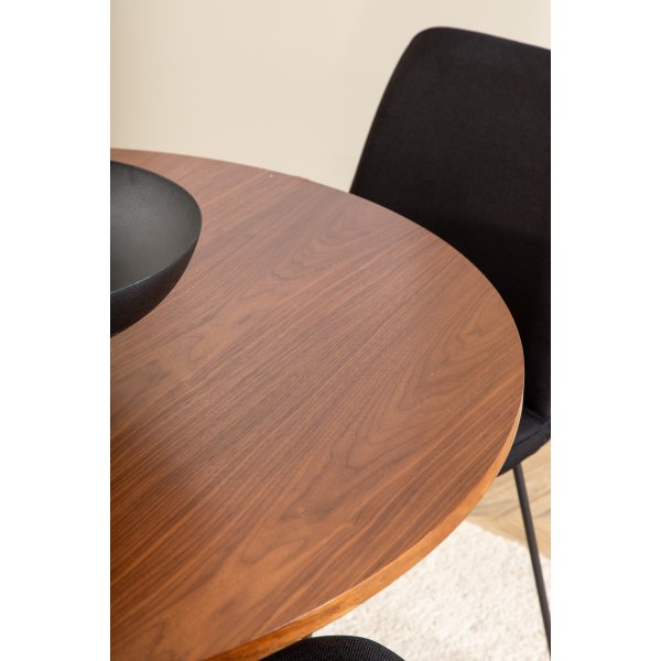 Bianca Matgrupp runt valnöt matbord med 4 st Muce svart stolar Bianca Matgrupp runt valnöt matbord med 4 st Muce svart stolar