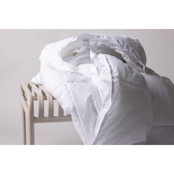Couette Selma 200 x 150 cm - Blanc Couette Selma 200 x 150 cm - Blanc