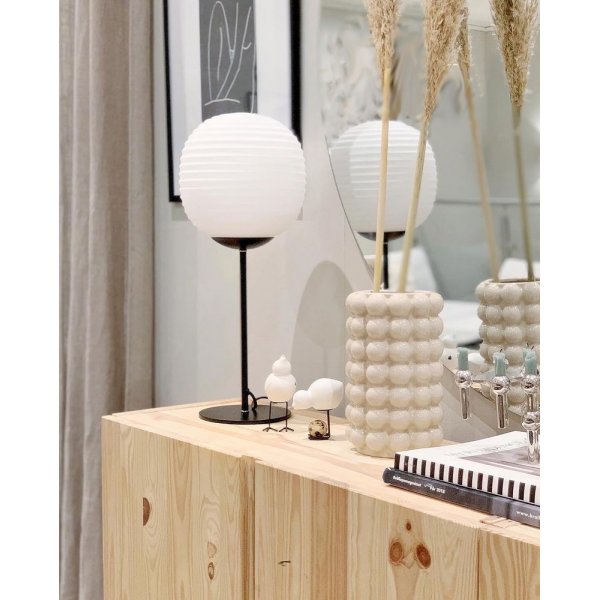 Rille bordslampa - Svart/opalvit