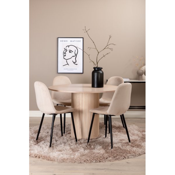 Bianca Matgrupp runt vitputsat matbord med 4 st Polar beige stolar Bianca Matgrupp runt vitputsat matbord med 4 st Polar beige stolar