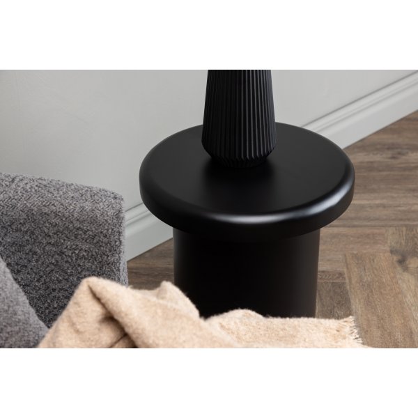 Namsos sidobord Ø40 cm - Svart Namsos sidobord Ø40 cm - Svart