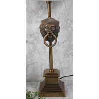 Lejonhuvud Bordslampa 40cm - Antik mässing Lejonhuvud Bordslampa 40cm - Antik mässing
