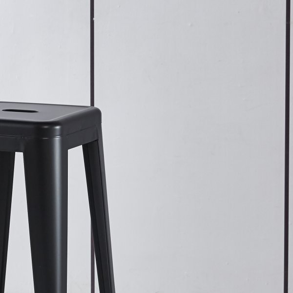 Iris barstol i svart metall - Sitthöjd 77 cm Iris barstol i svart metall - Sitthöjd 77 cm