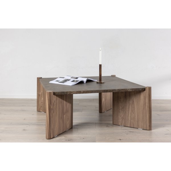 Soffbord Rogaland 100 x 100 cm - Brunt trä med brun marmor look Soffbord Rogaland 100 x 100 cm - Brunt trä med brun marmor look