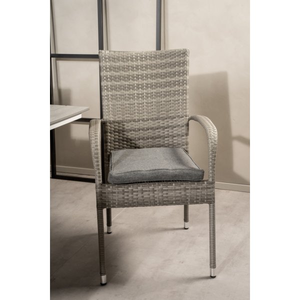 Levels utematgrupp med 8 st Anna stolar - Grå/Vit Levels utematgrupp med 8 st Anna stolar - Grå/Vit