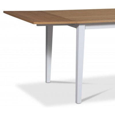 Matgrupp: Bord 140x90 cm inklusive 4 stolar - Ek/vit - Fårö + 3.00 x Möbeltassar Matgrupp: Bord 140x90 cm inklusive 4 stolar - Ek/vit - Fårö + 3.00 x Möbeltassar