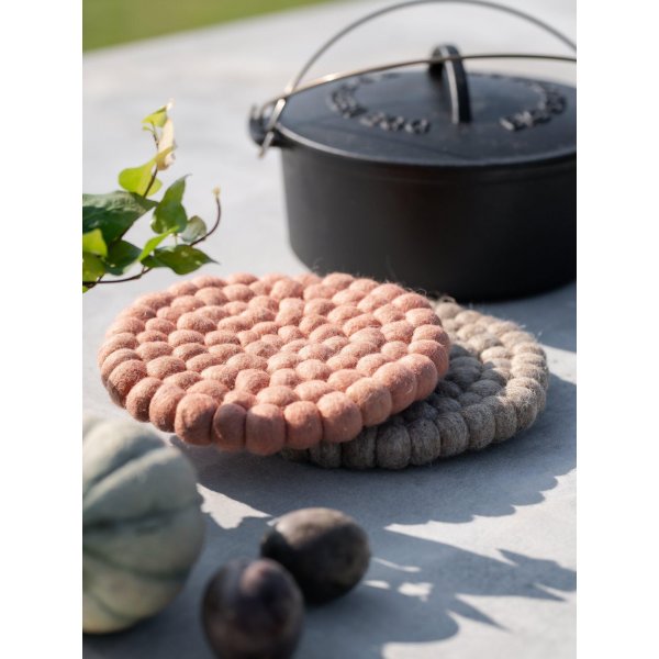 Nisha potmat Ø20 cm - Koraal Nisha potmat Ø20 cm - Koraal