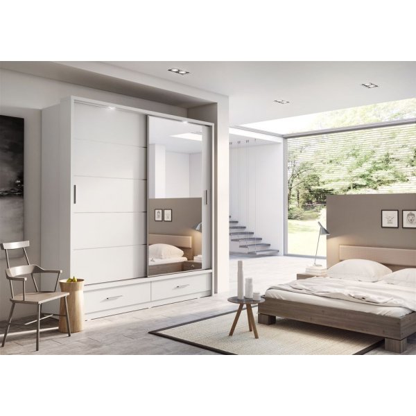Armoire Mervyn blanche à portes coulissantes et éclairage 200x214 cm Armoire Mervyn blanche à portes coulissantes et éclairage 200x214 cm