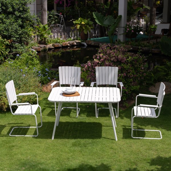 Utegrupp; bord 120x80 cm med 4 st stolar - Holmsund Utegrupp; bord 120x80 cm med 4 st stolar - Holmsund