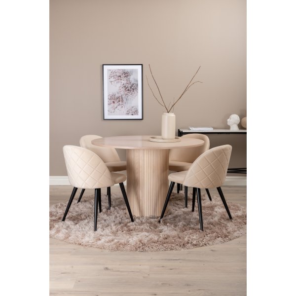 Bianca Matgrupp runt vitputsat matbord med 4 st Velvet beige stolar