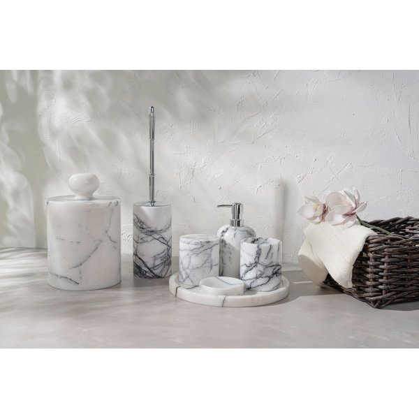 Badrumsset i vit marmor från Sicilien med 7 delar Badrumsset i vit marmor från Sicilien med 7 delar